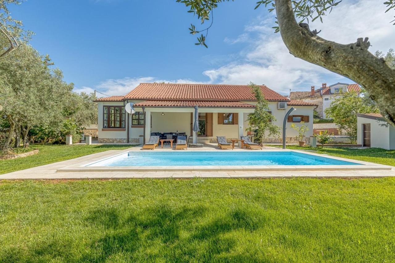 Villa Agatta With Private Pool Smoljanci Eksteriør bilde