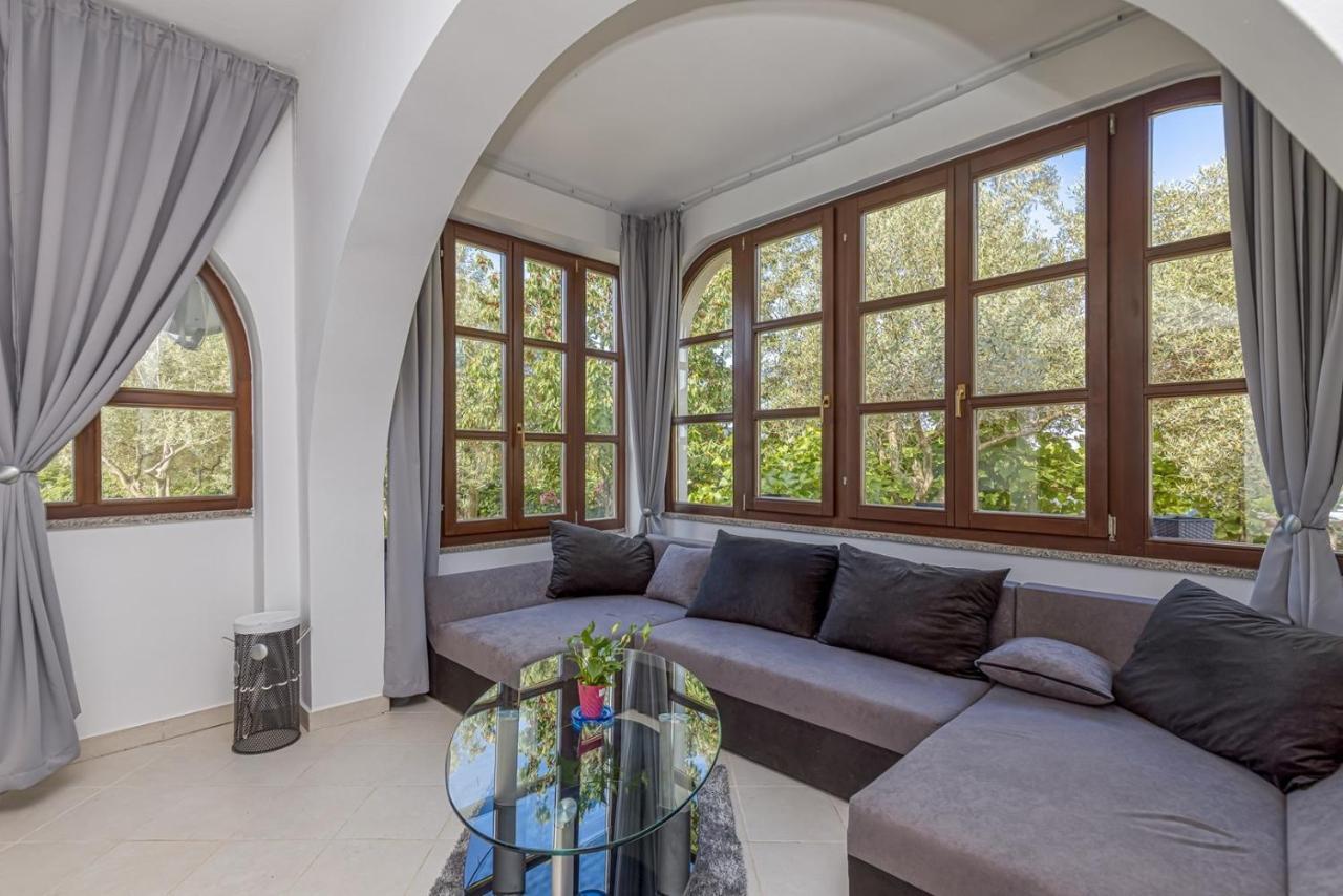 Villa Agatta With Private Pool Smoljanci Eksteriør bilde